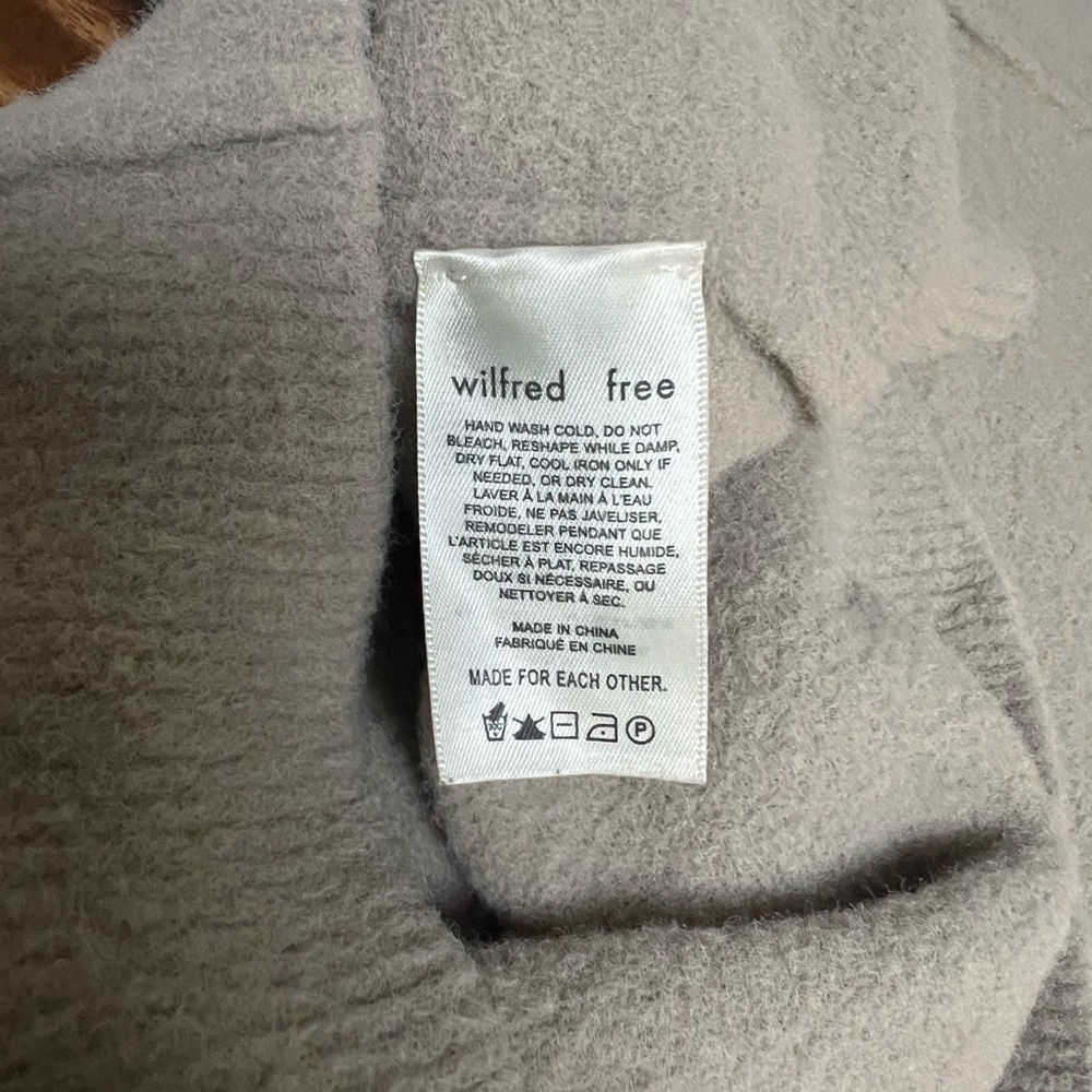 Wilfred Free V-Neck Teddy Sweater - Picture 9 of 10